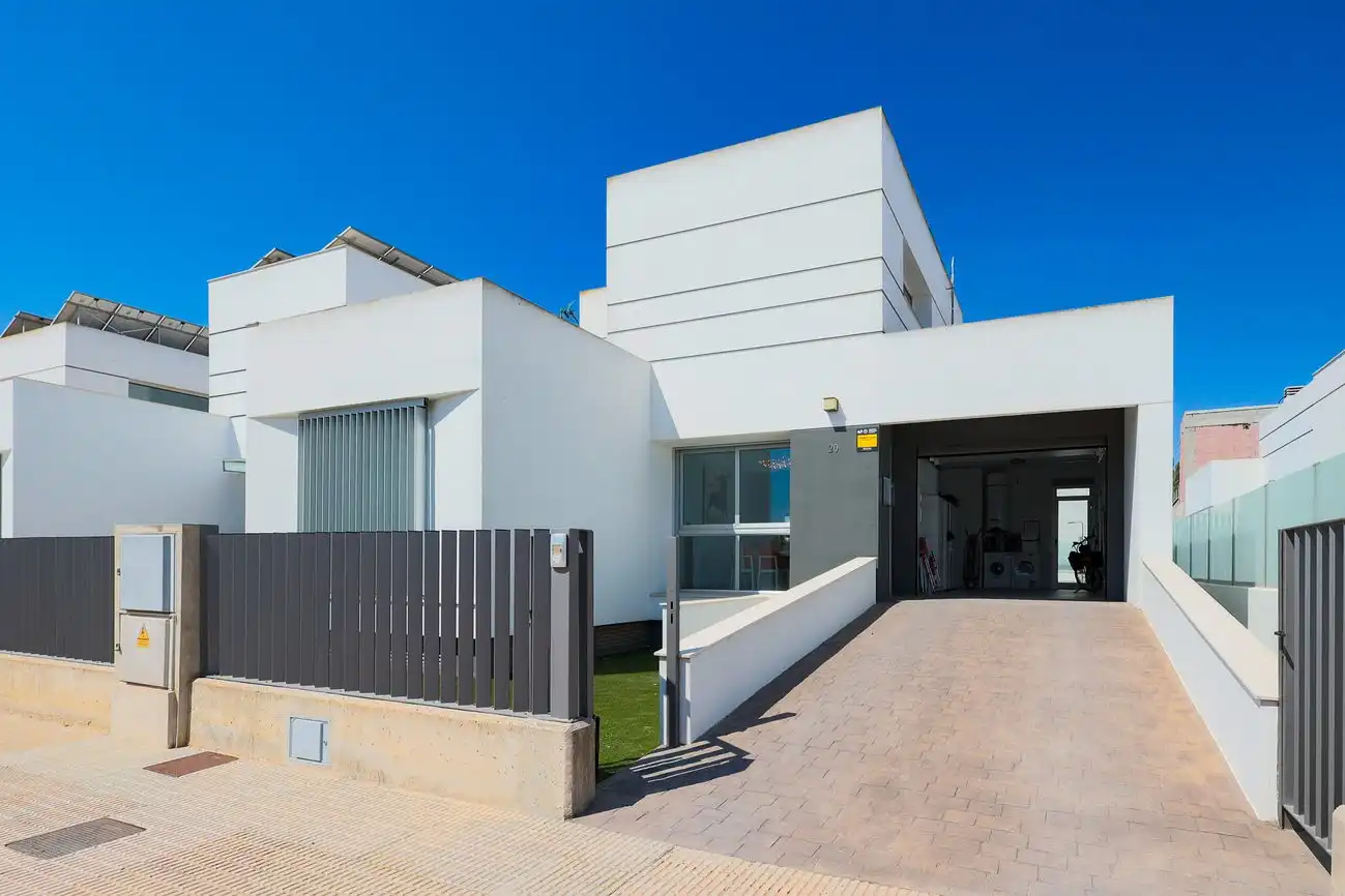 Adosado con piscina en venta en N/A