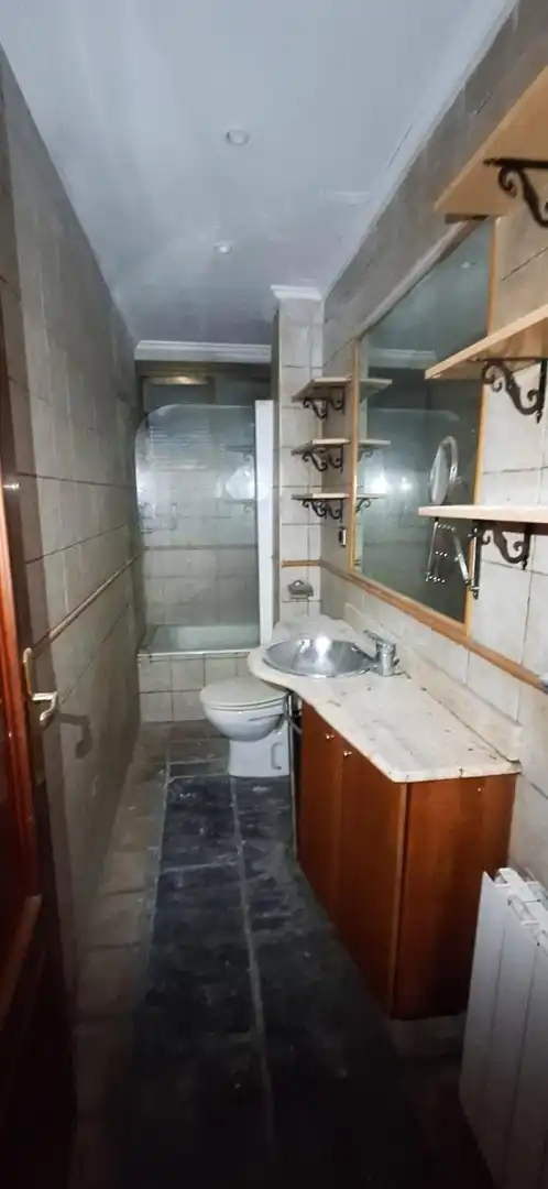 Bathroom of Flat for sale in Basauri 