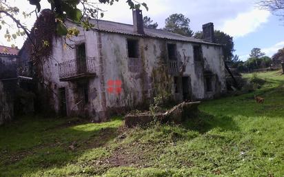 Vista exterior de Casa o xalet en venda en Brión amb Jardí privat