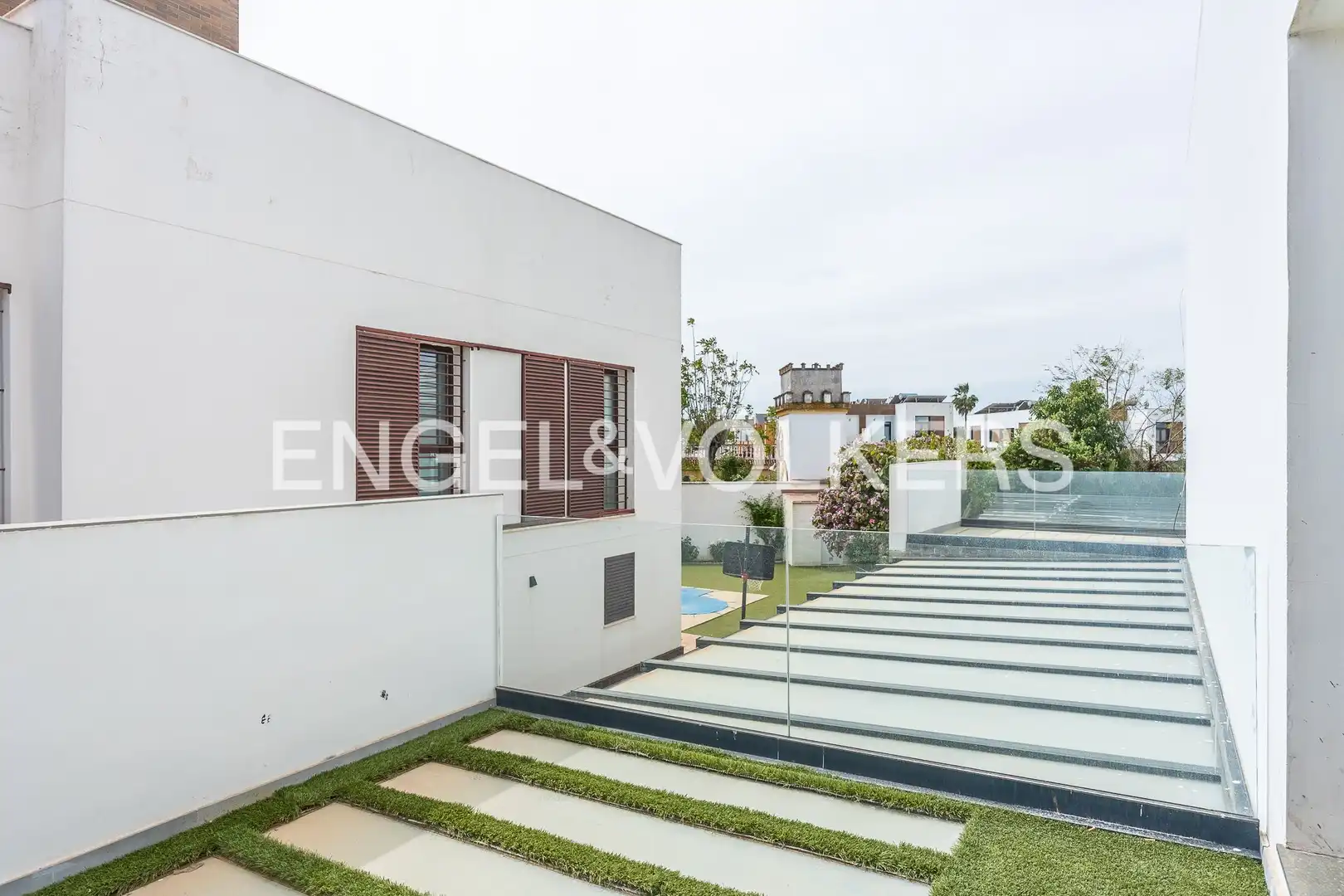 Terrassa de Casa adosada en venda en Dos Hermanas amb Aire condicionat, Calefacció i Jardí privat