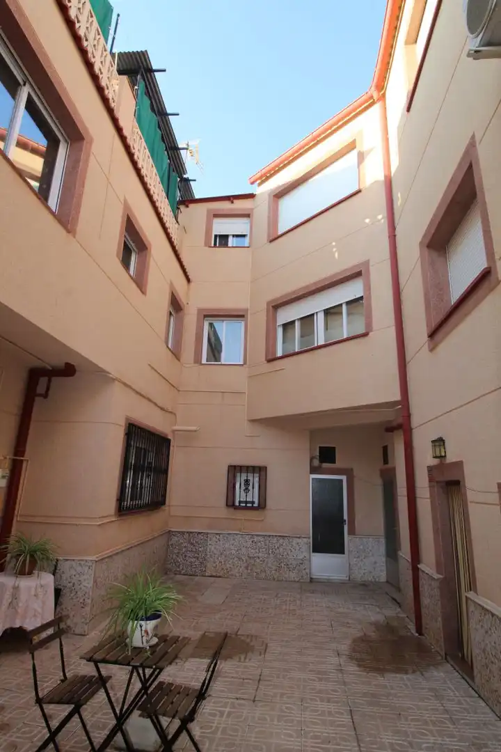 Vista exterior de Casa adosada en venda en Daimiel amb Aire condicionat, Calefacció i Terrassa