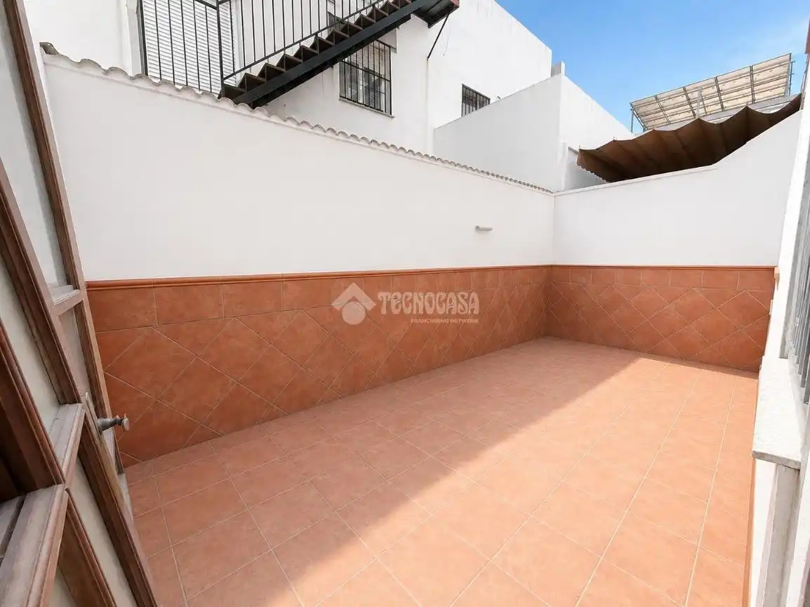 Casa adosada en venta en Calle Manuel Estiarte, Guillena pueblo