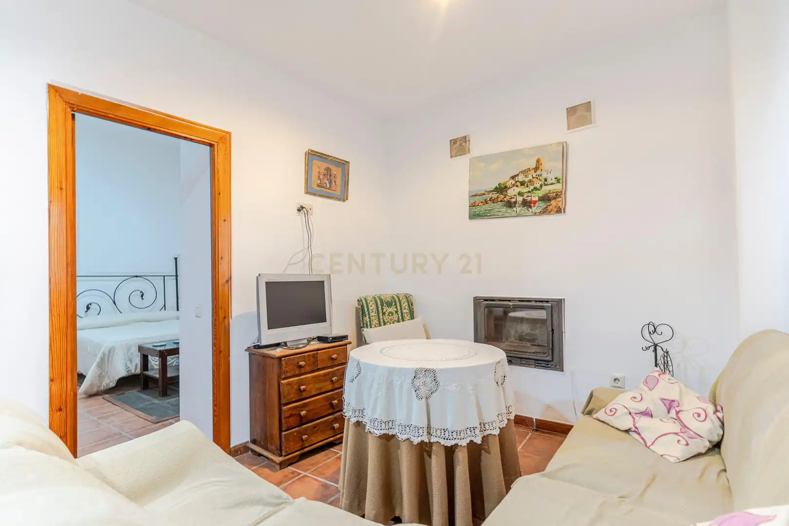 Sala d'estar de Casa adosada en venda en Ugíjar amb Aire condicionat, Forn i Rentadora