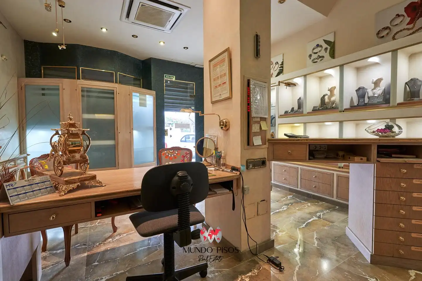 Local comercial en venda a Llevant, imagen 5