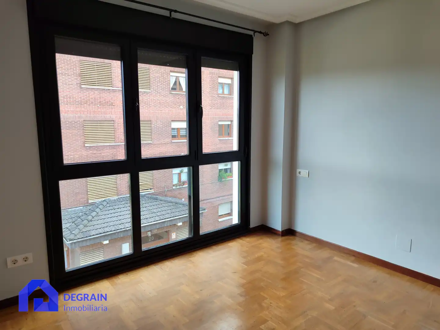 Schlafzimmer von Wohnung zum Verkauf in Oviedo  mit Heizung, Parkett und Abstellraum