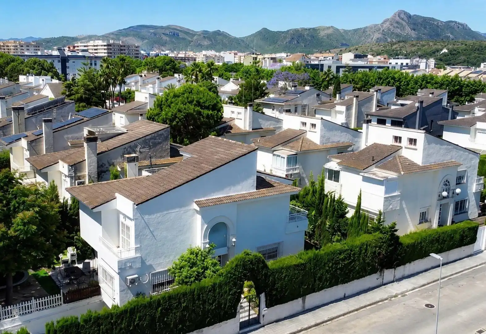Vista exterior de Casa o xalet en venda en Gandia amb Terrassa i Piscina comunitària