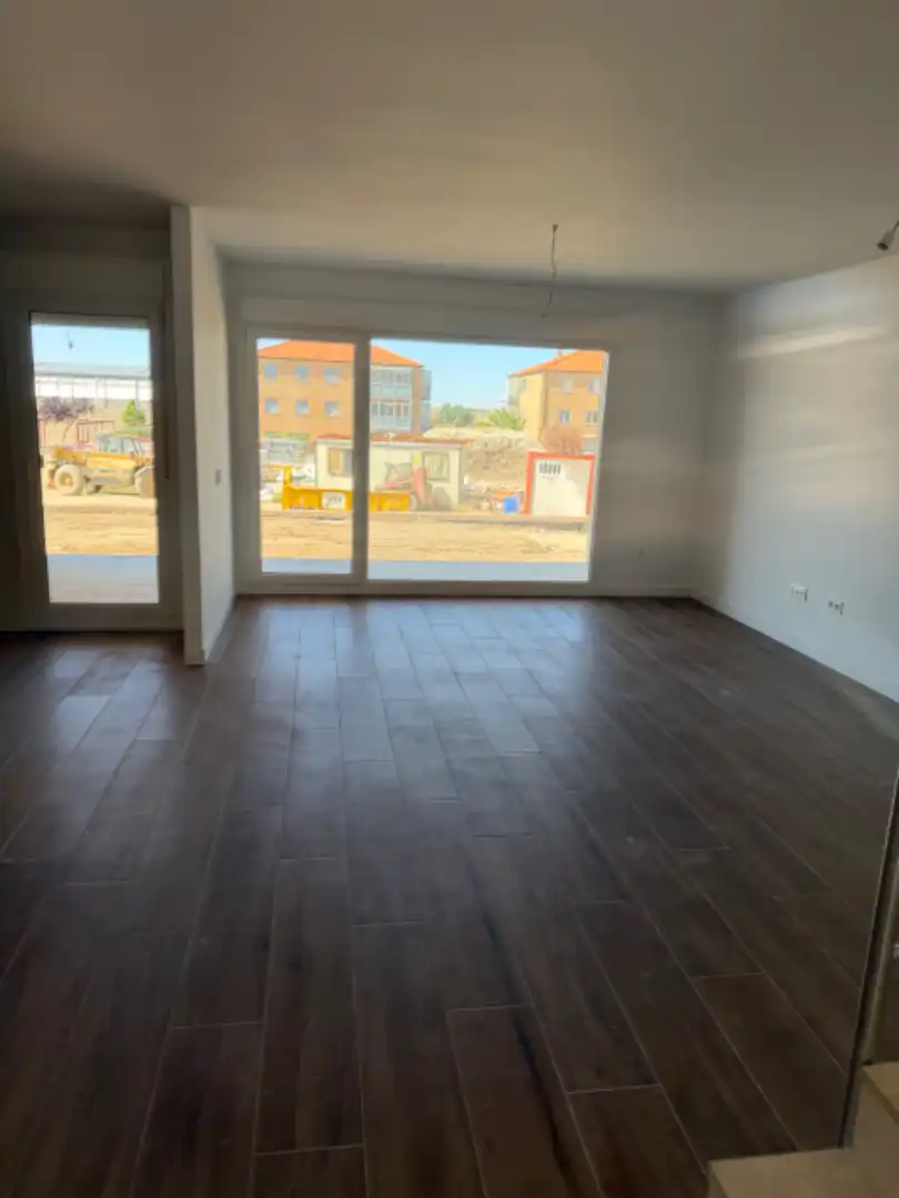 Sala de estar de Casa o chalet en venta en San Cristóbal de Segovia con Calefacción, Jardín privado y Parquet