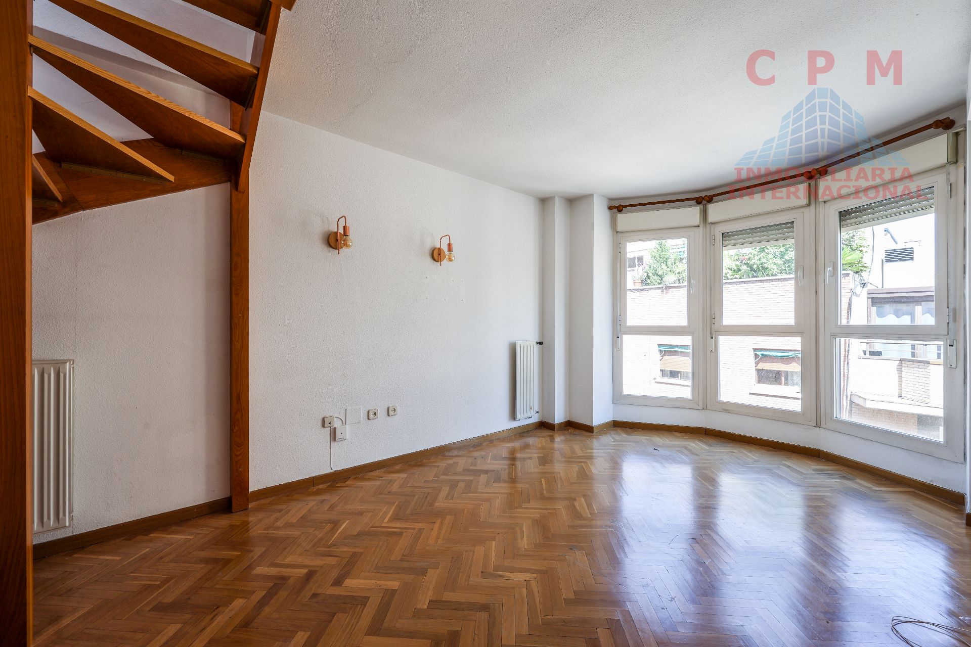 Living room of Attic to rent in  Madrid Capital  with Air Conditioner, Heating and Parquet flooring