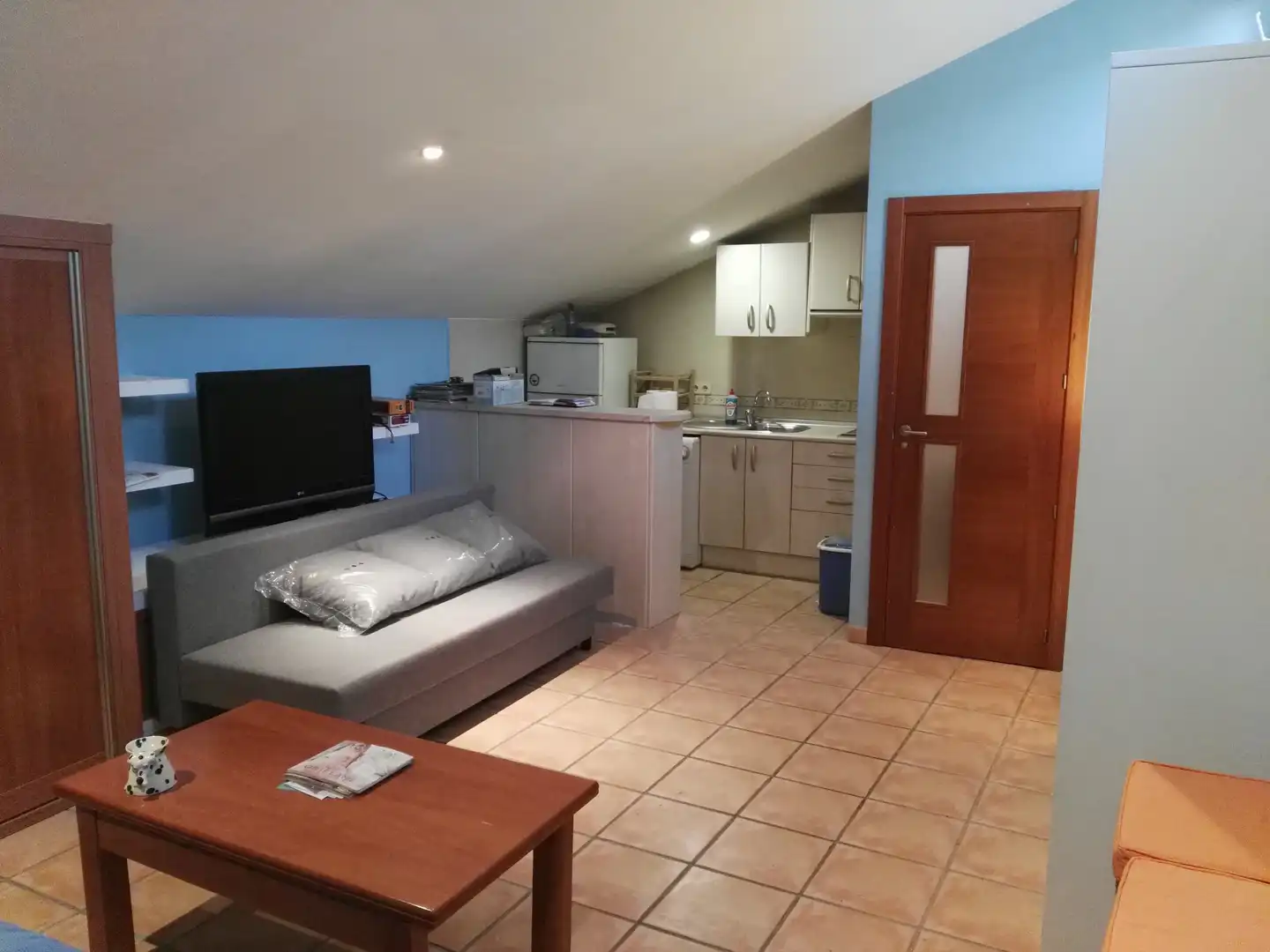 Flat for rent in Calle de Velarde, Universidad - Malasaña