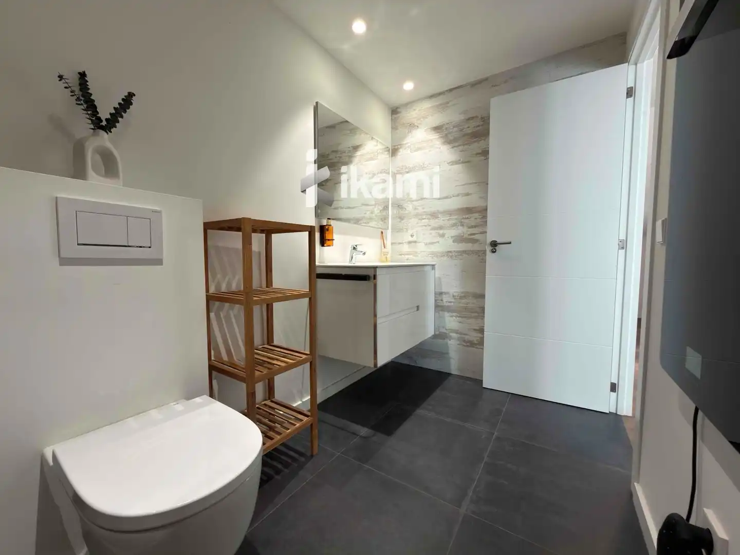 Bathroom of Duplexes for sale in Cadaqués  with Air Conditioner, Terrace and Storage room