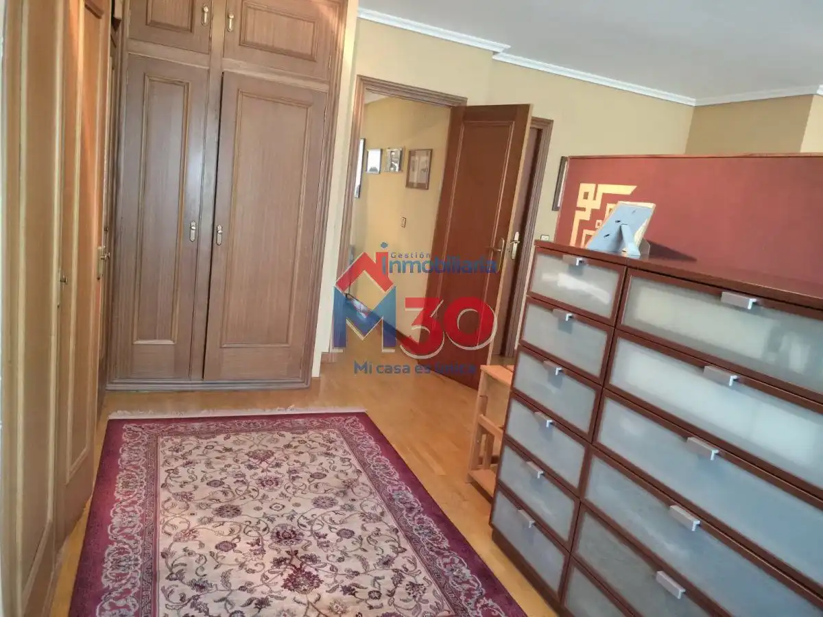 Habitación de Casa o chalet en venta en Miranda de Ebro con Calefacción y Terraza