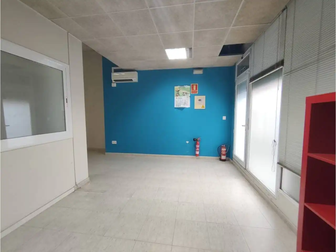Local de lloguer a Calle Josep Maria de Sagarra, 73, Font Verda