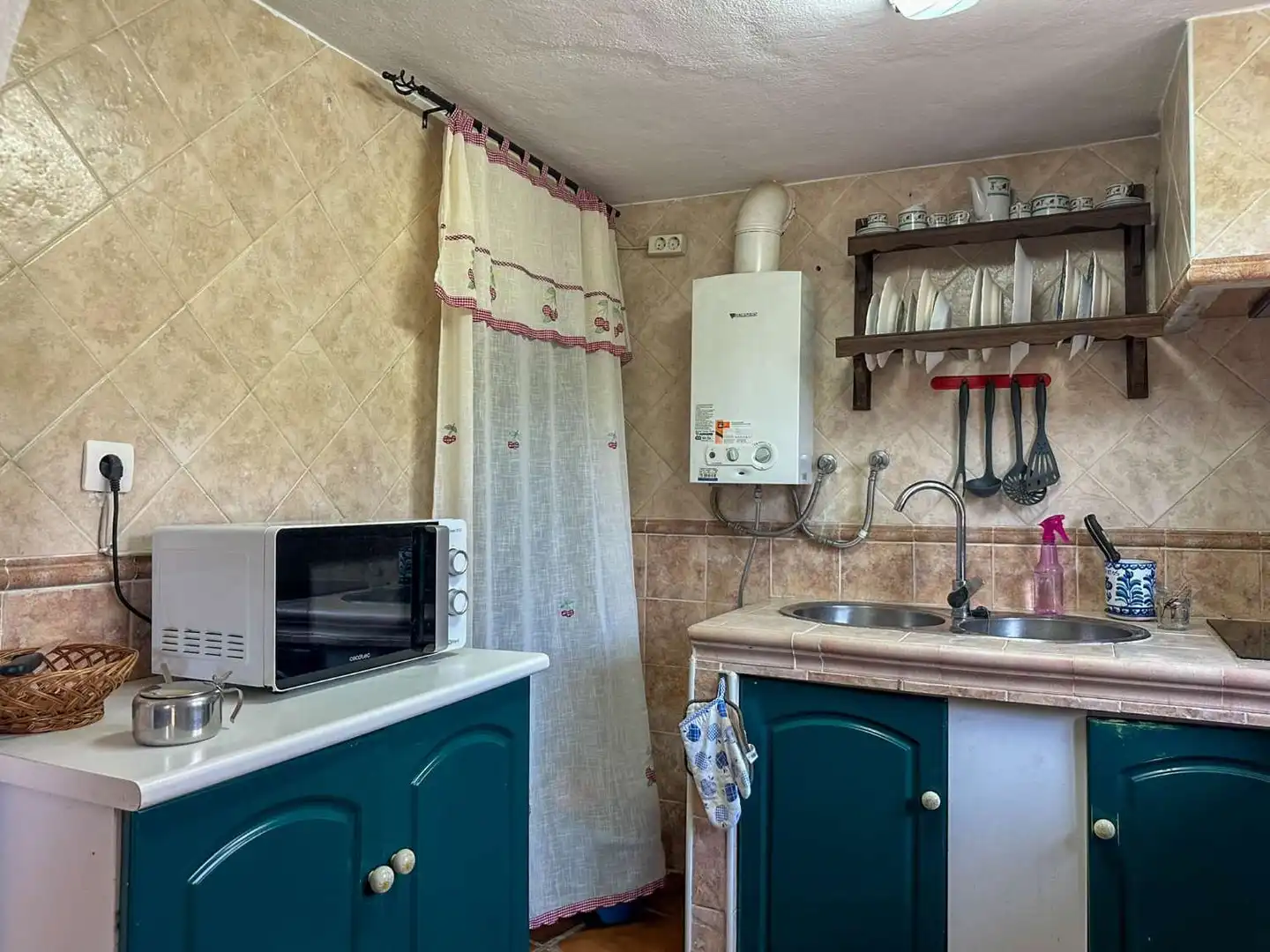 Cocina de Apartamento en venta en Los Guájares con Terraza y Alarma
