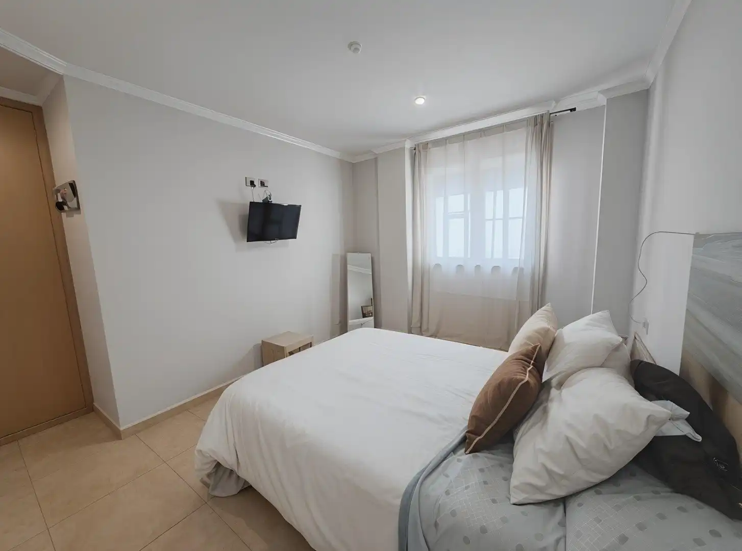 Schlafzimmer von Dachboden zum Verkauf in Benigànim mit Klimaanlage, Heizung und Terrasse