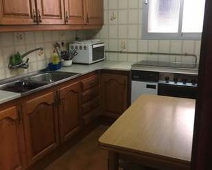 Kitchen of Flat to rent in  Granada Capital  with Heating, Furnished and Washing machine