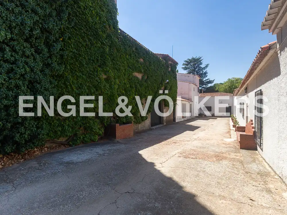 Exterior view of Houses for sale in Requena  with Heating, Private garden and Terrace
