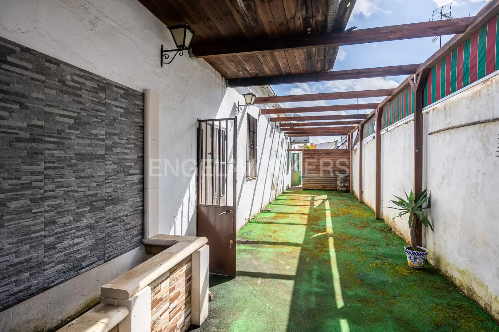Terrace of Commercial properties for sale in Villanueva del Ariscal  with Air Conditioner, Heating and Furnished