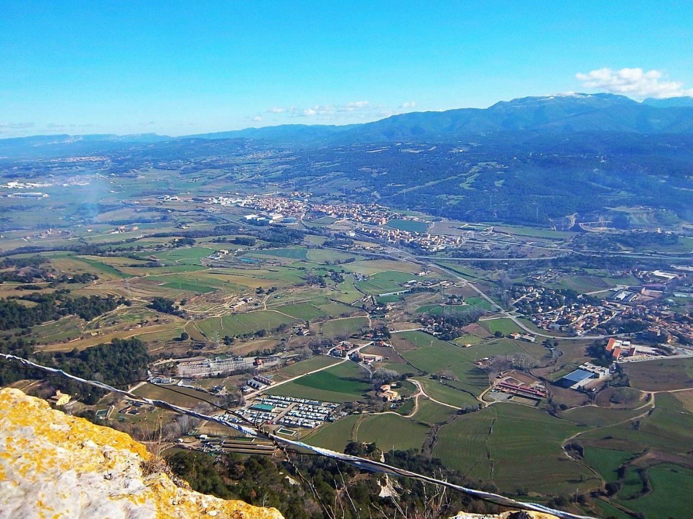 Vista exterior de Casa o xalet de lloguer en Centelles amb Calefacció, Terrassa i Traster
