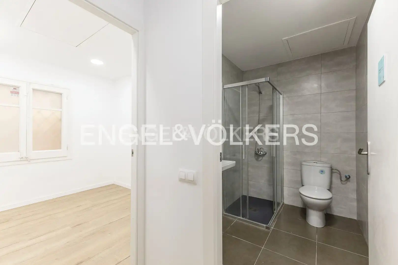 Flat for sale in Barcelona  with Air Conditioner, Heating and Parquet flooring