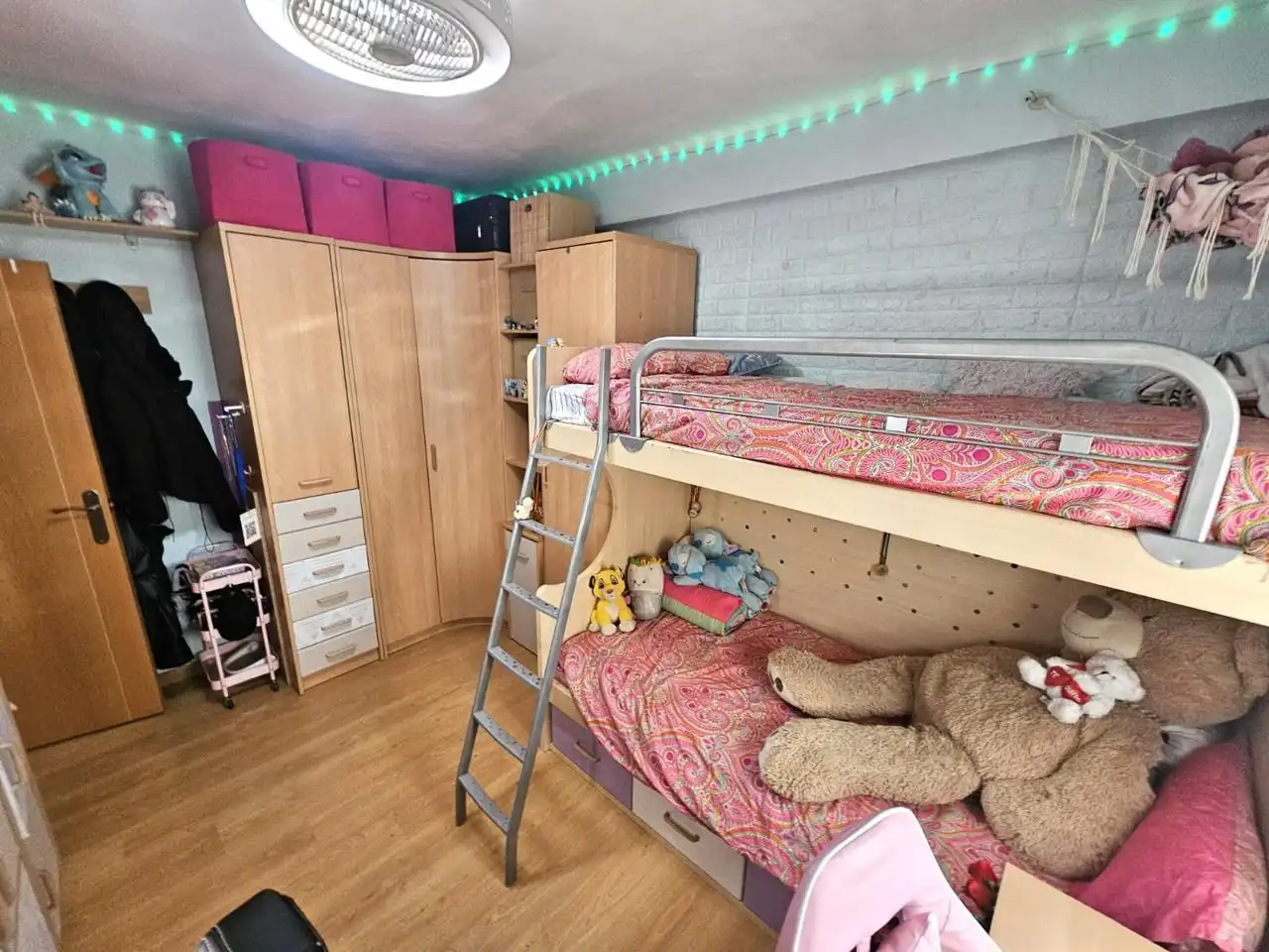 Schlafzimmer von Erdgeschoss zum Verkauf in Badajoz