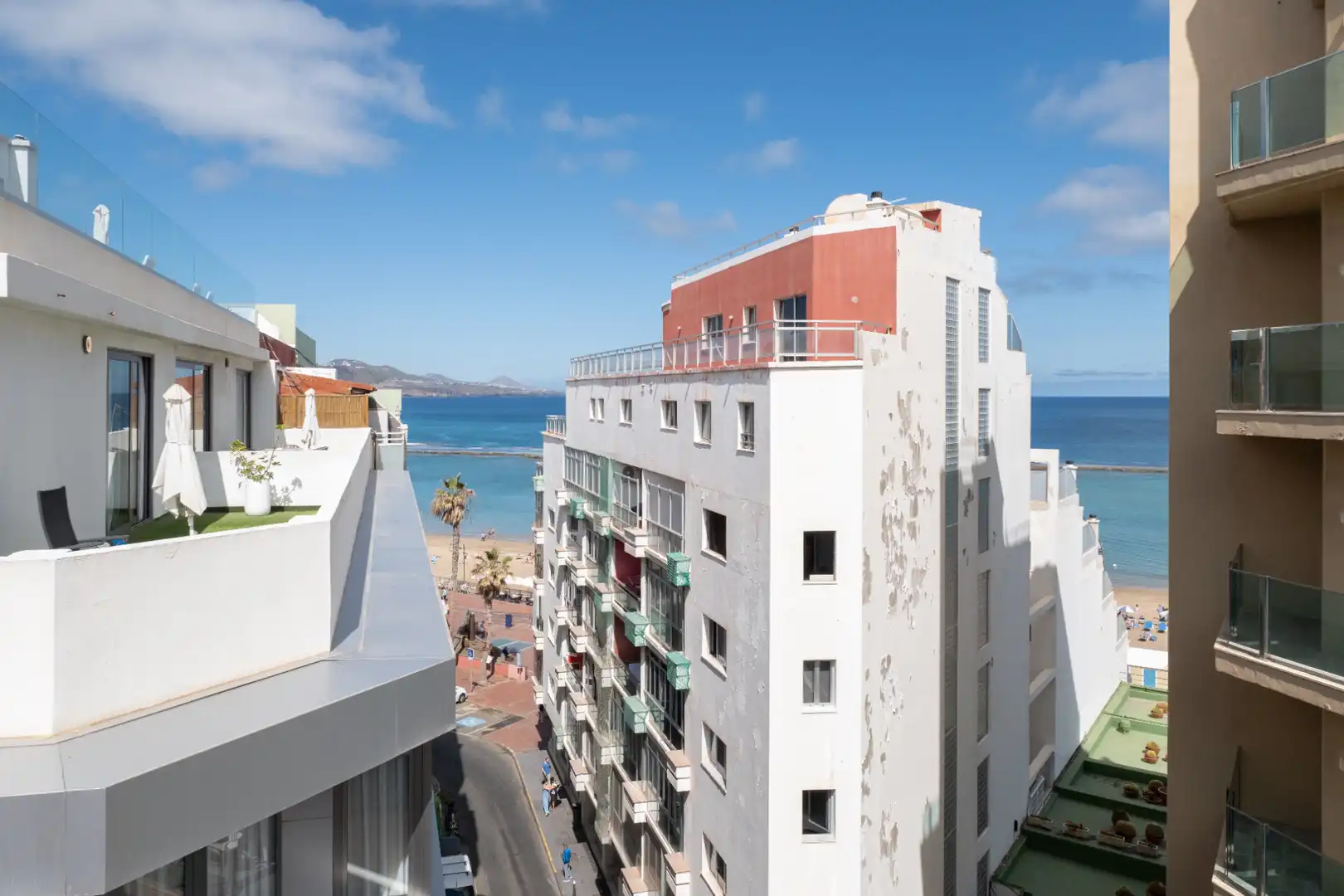 Exterior view of Attic for sale in Las Palmas de Gran Canaria  with Air Conditioner, Terrace and Storage room