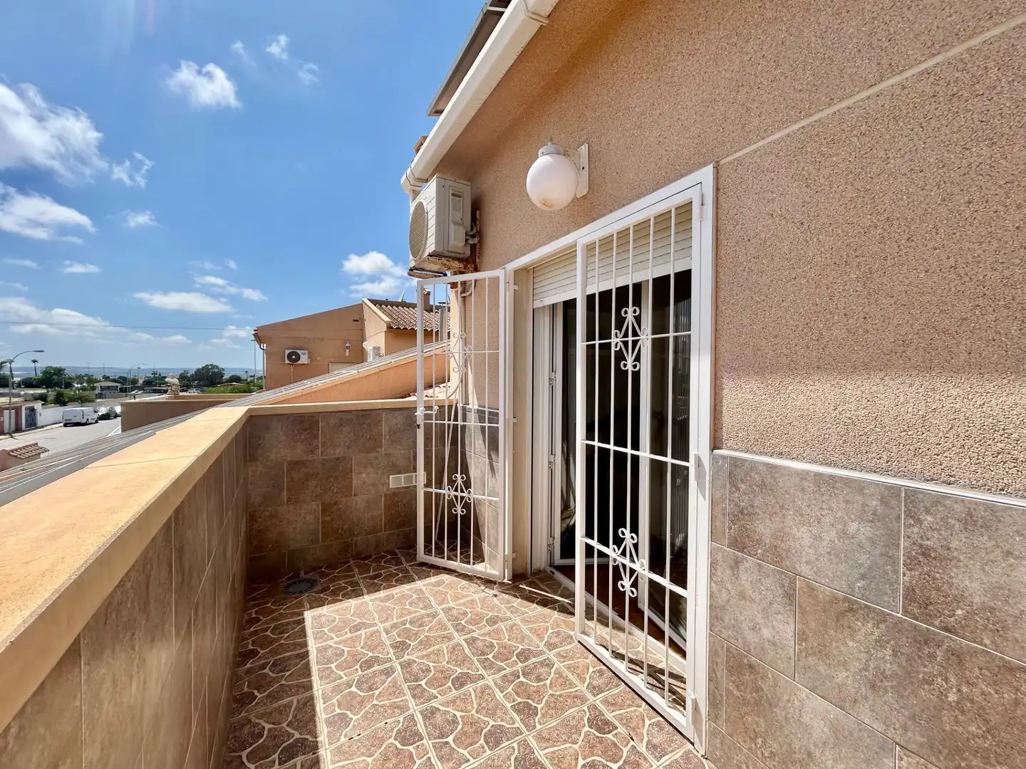 Terrassa de Casa o xalet en venda en Torrevieja amb Aire condicionat, Calefacció i Jardí privat