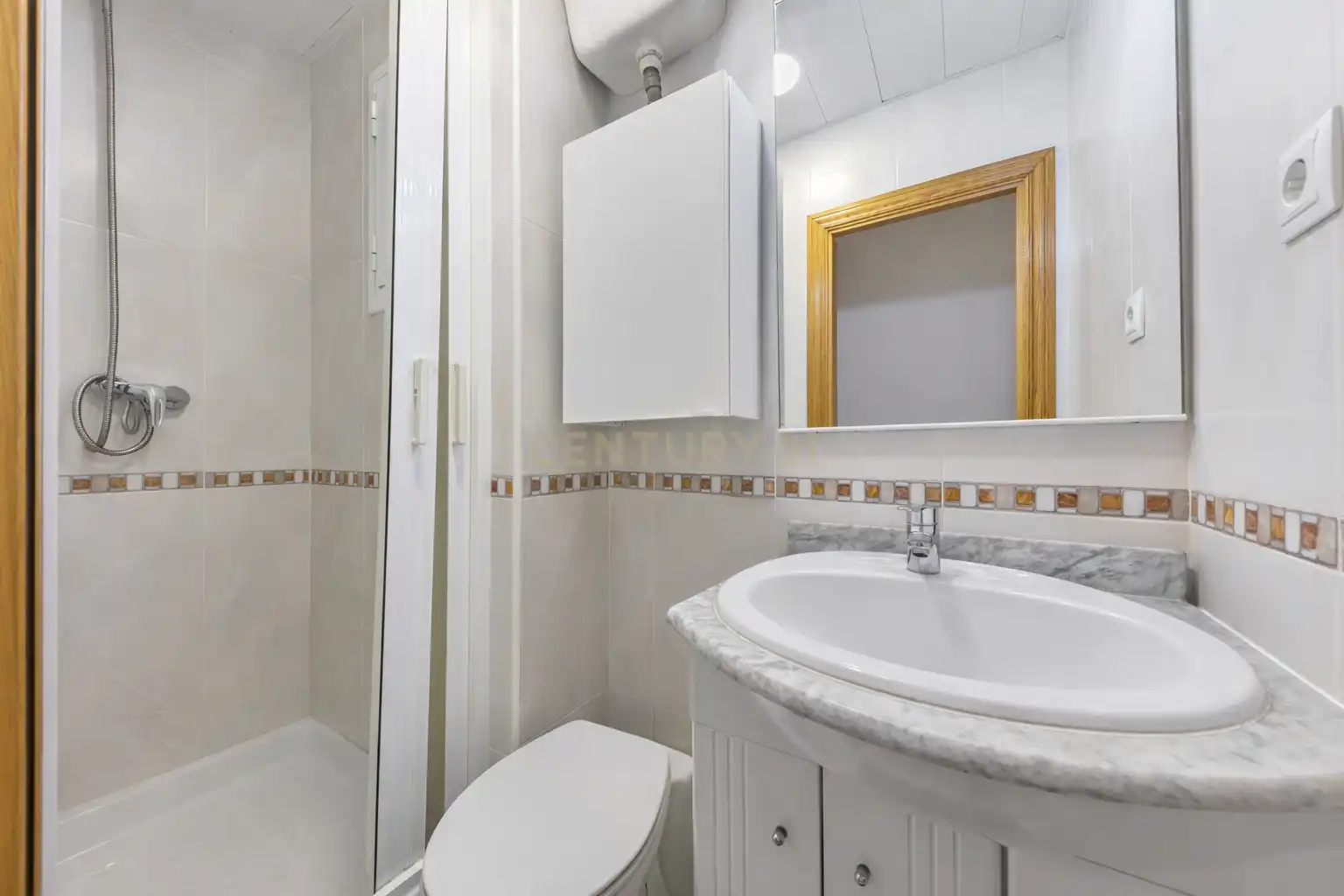 Bany de Apartament en venda en Badalona amb Aire condicionat i Balcó