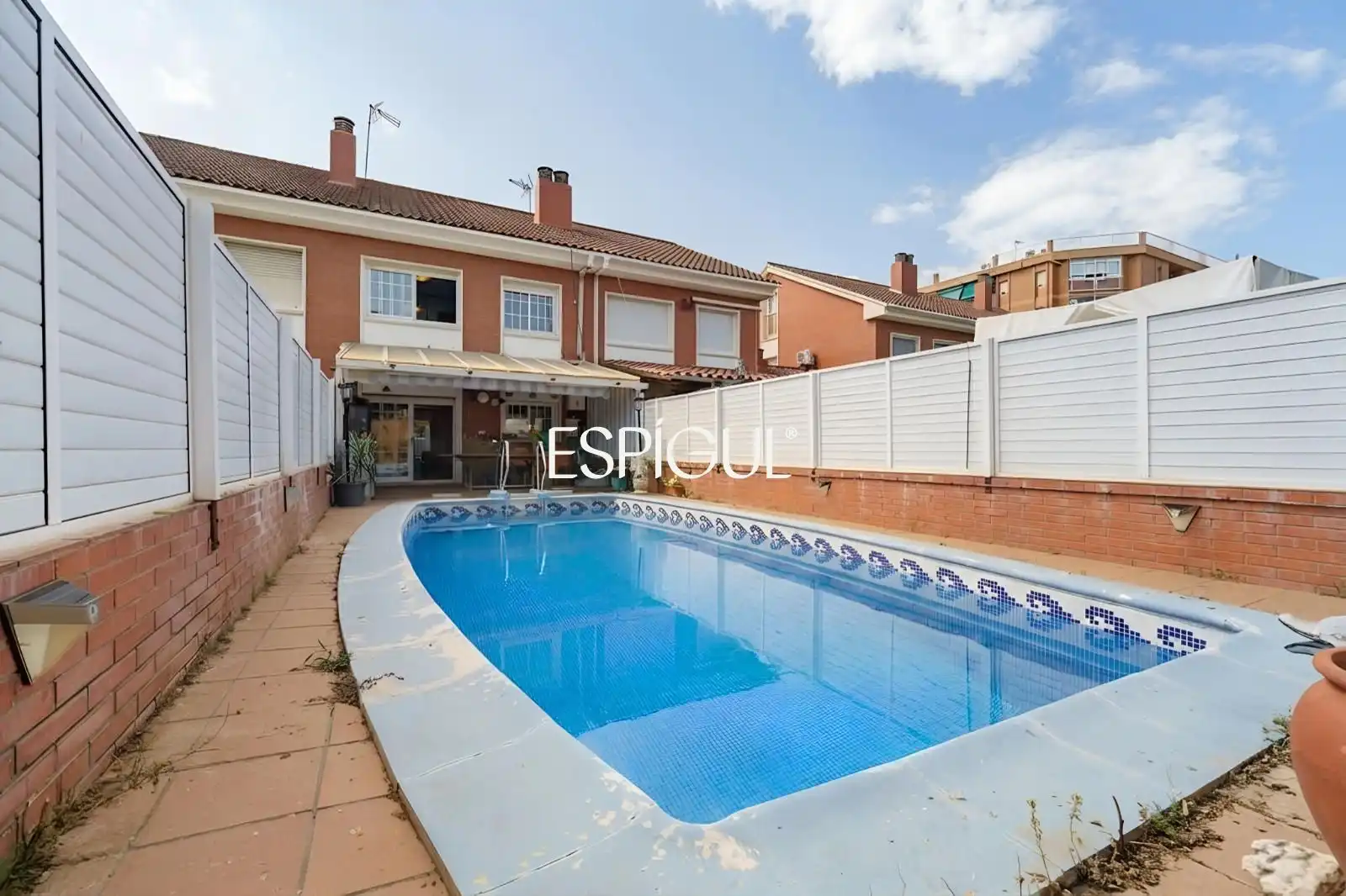 Piscina de Casa adosada en venda en Premià de Mar amb Calefacció, Terrassa i Piscina