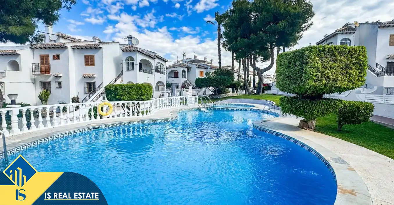 Piscina de Casa o xalet en venda en Torrevieja amb Calefacció, Terrassa i Traster