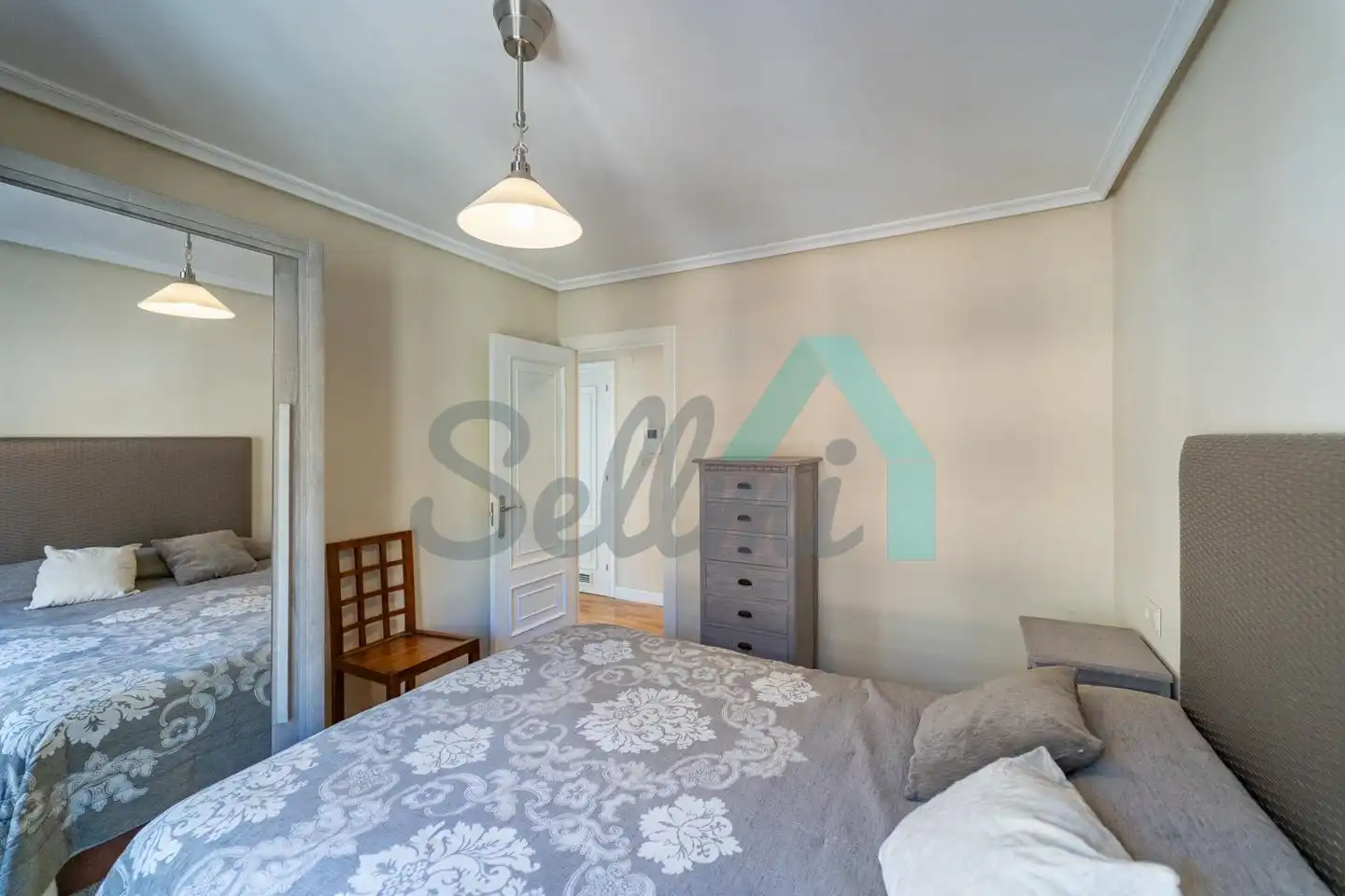 Bedroom of Flat for rent in Oviedo   with Heating, Parquet flooring and Furnished
