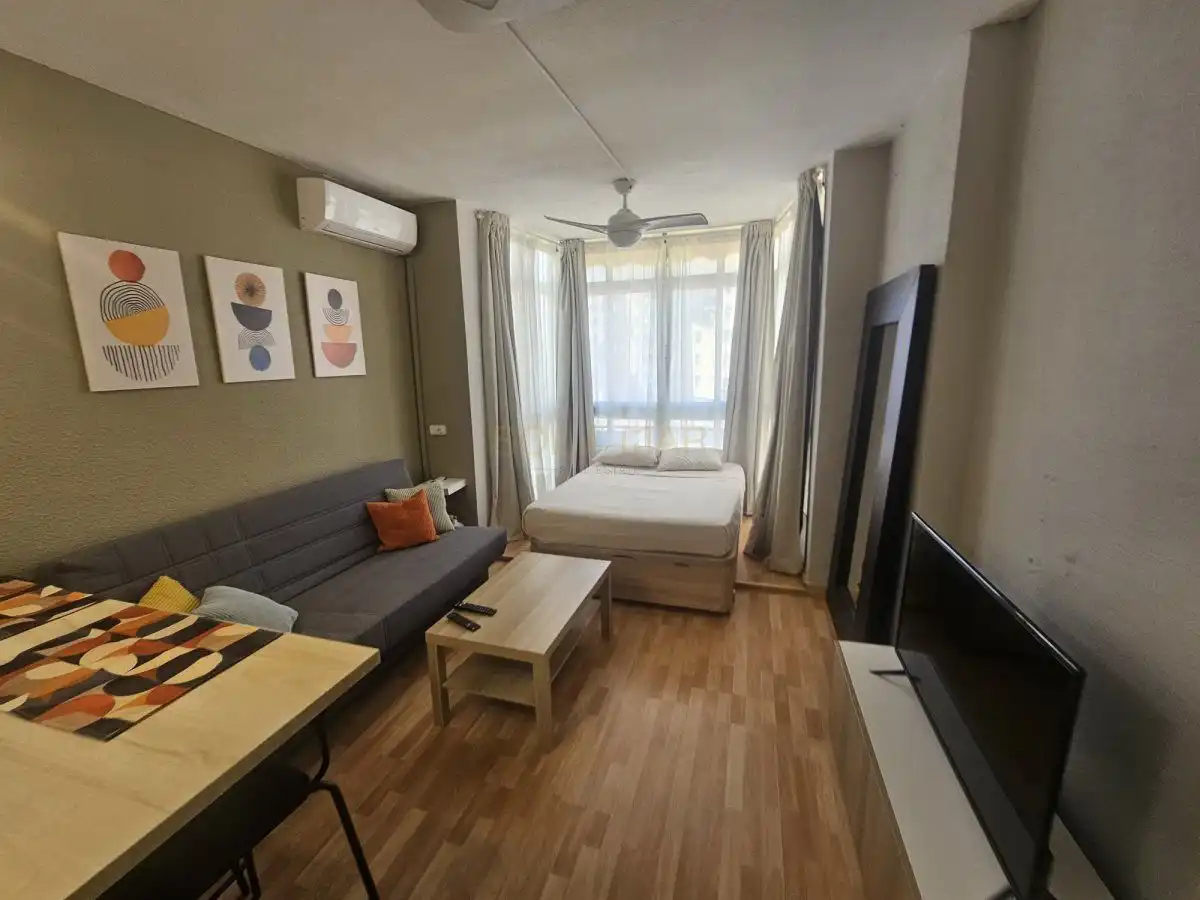 Study for rent in De los Manantiales, Manantiales - Estación de Autobuses