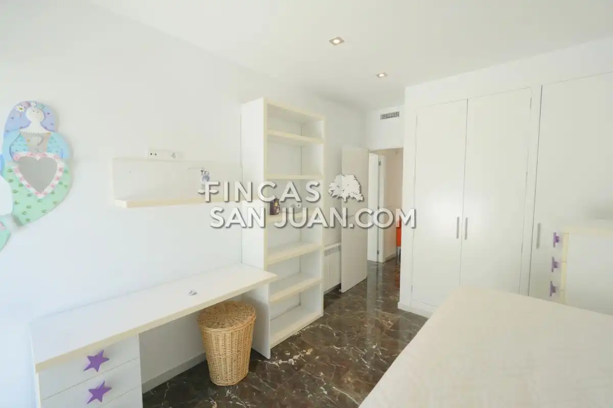 Dormitori de Casa o xalet en venda en Sant Joan d'Alacant amb Aire condicionat, Calefacció i Terrassa