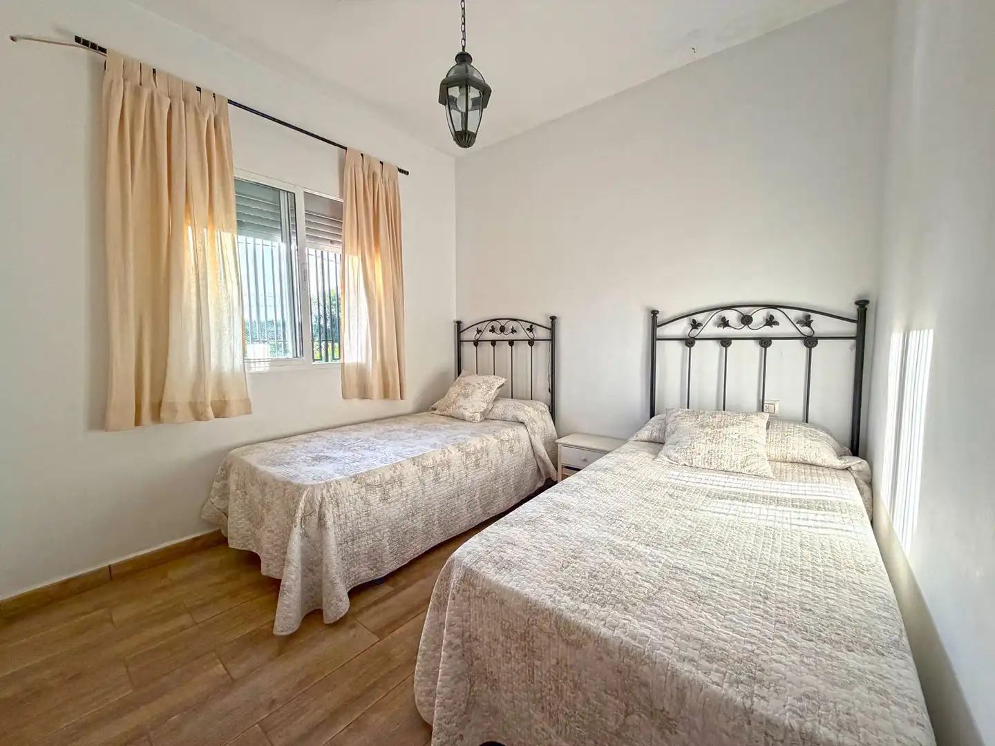 Dormitori de Casa o xalet en venda en Espartinas amb Piscina comunitària