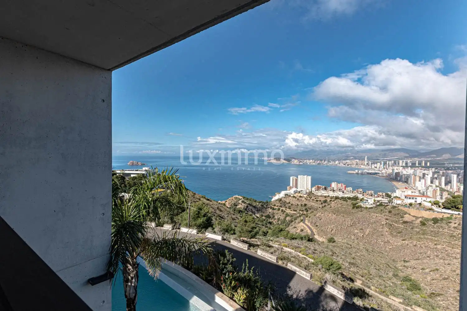 Vista exterior de Casa o chalet en venta en Benidorm con Aire acondicionado, Calefacción y Terraza