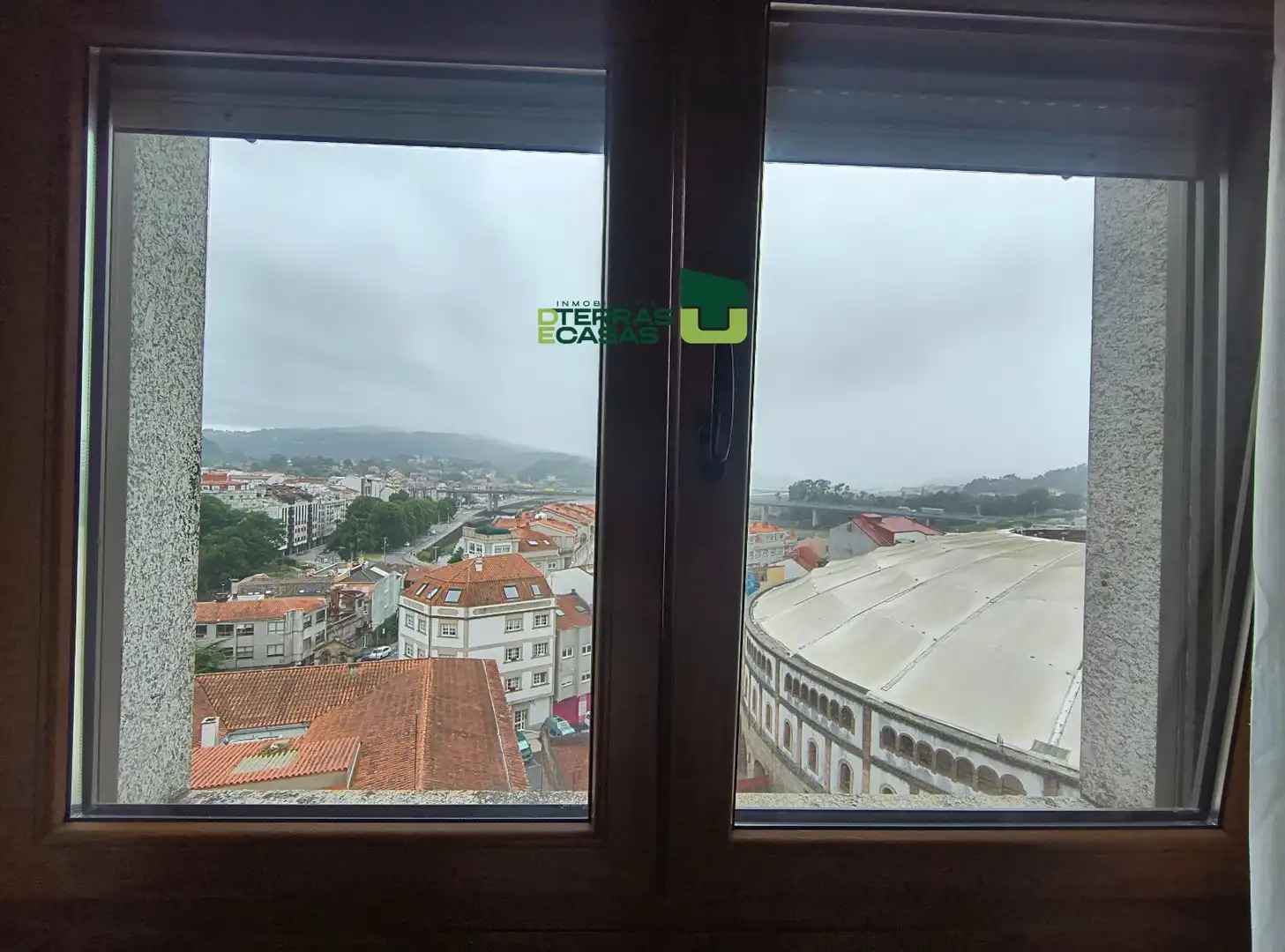 Aparcament de Pis de lloguer en Pontevedra Capital  amb Calefacció i Moblat
