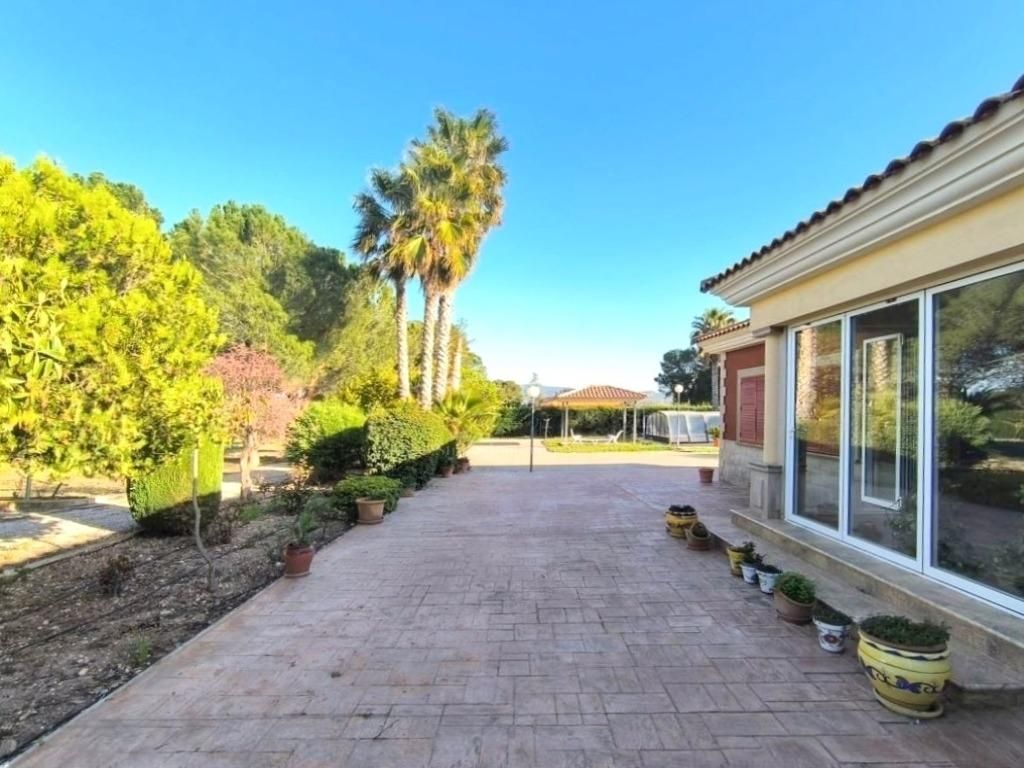 Jardí de Casa o xalet en venda en Yecla amb Aire condicionat, Jardí privat i Terrassa