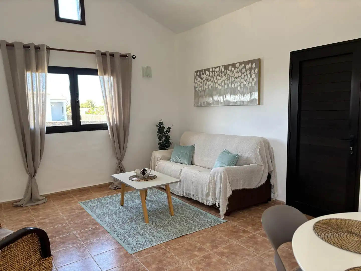 Sala de estar de Casa o chalet de alquiler en La Oliva con Jardín privado, Terraza y Amueblado