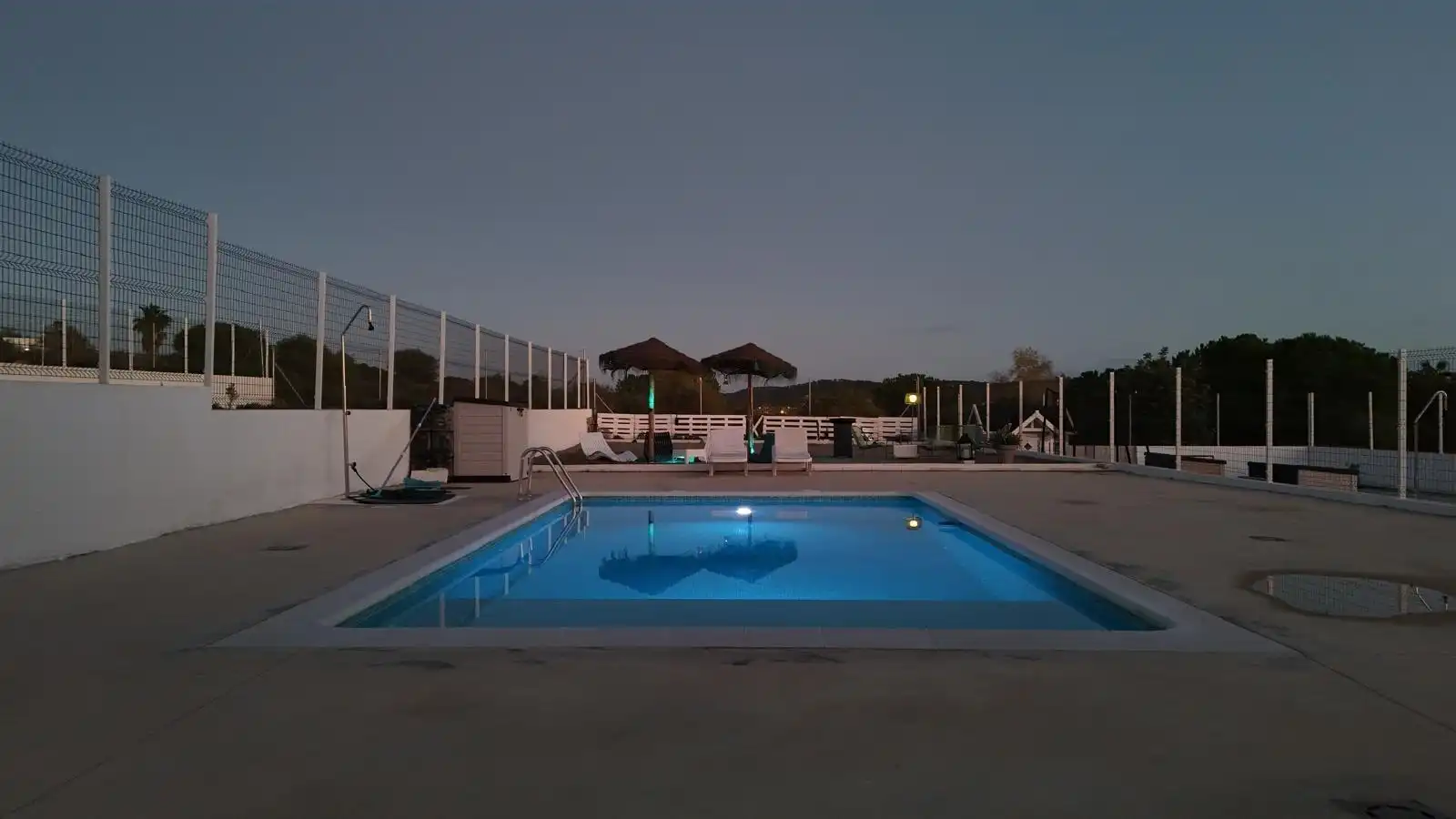 Schwimmbecken von Haus oder Chalet zum Verkauf in Ayamonte mit Klimaanlage, Heizung und Privatgarten