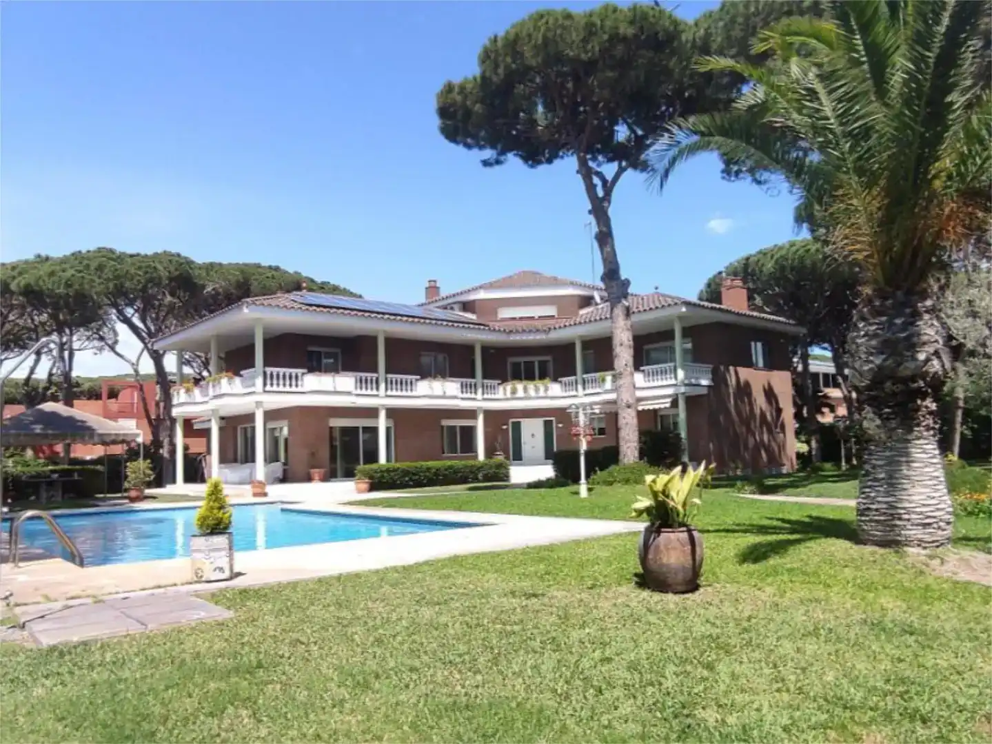 Jardí de Casa o xalet en venda en Castelldefels amb Aire condicionat, Piscina i Balcó