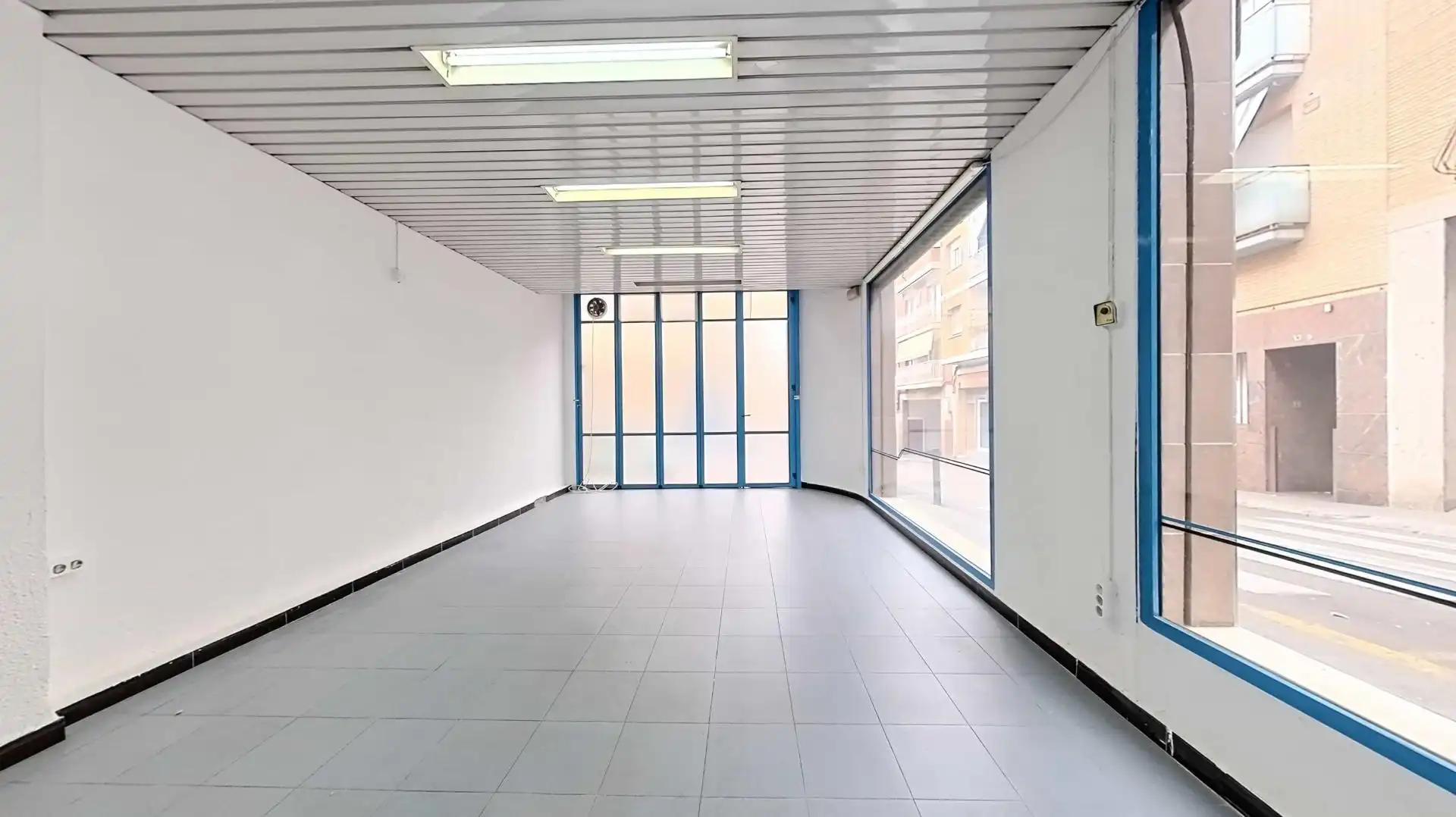 Local comercial en venta en Calle Juan Valentín Escalas, imagen 3