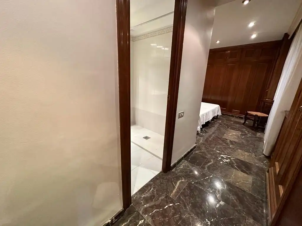 Baño de Dúplex en venta en Castellón de la Plana / Castelló de la Plana con Aire acondicionado, Calefacción y Trastero