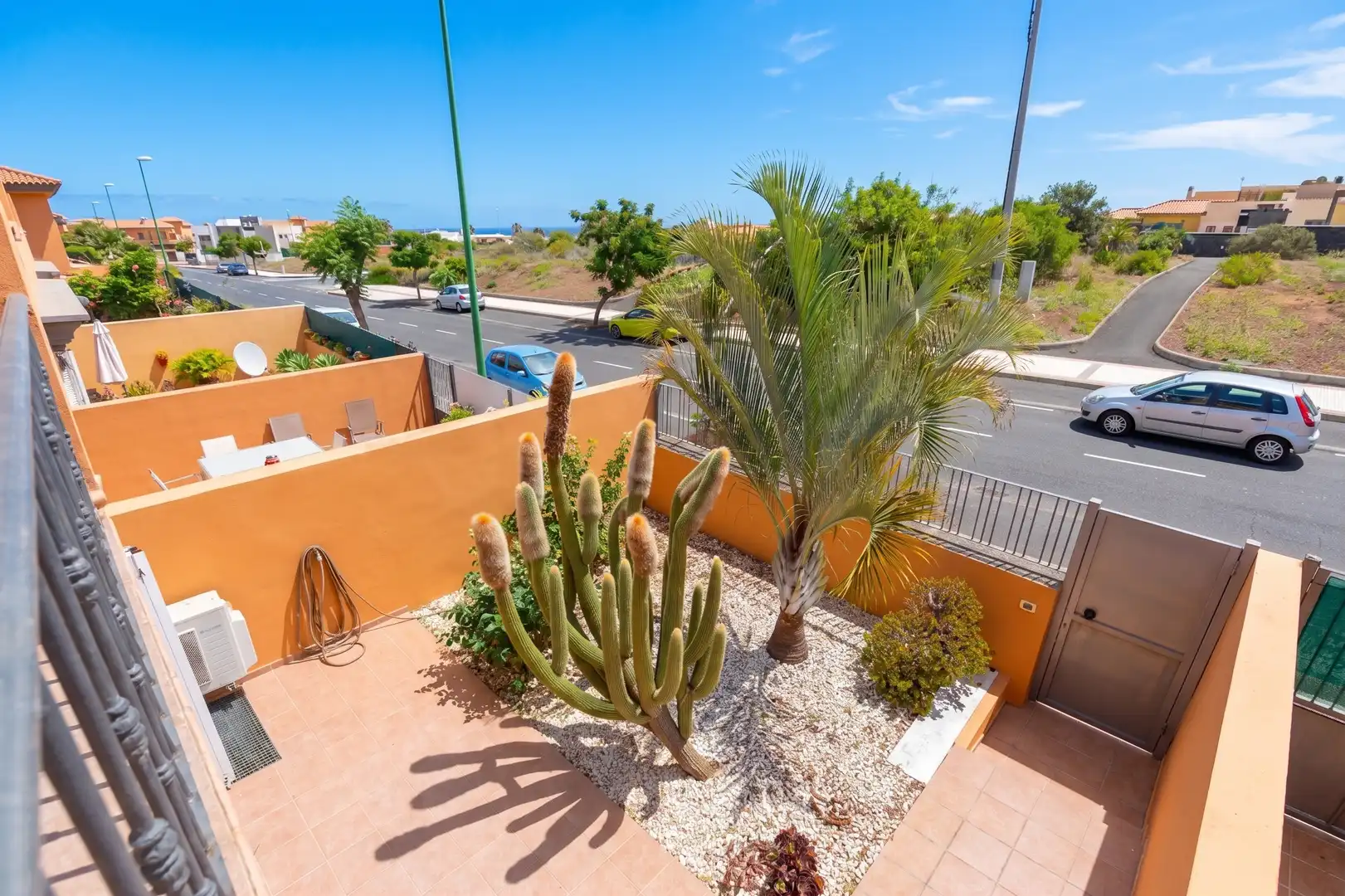 Terrasse von Einfamilien-Reihenhaus zum Verkauf in Puerto de la Cruz mit Klimaanlage, Heizung und Privatgarten