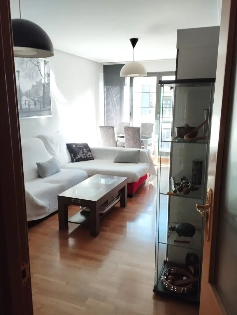Sala de estar de Piso en venta en Lardero con Calefacción, Parquet y Trastero