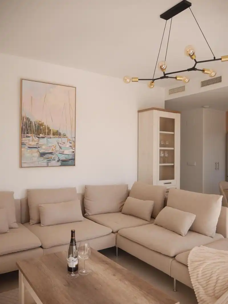 Sala de estar de Apartamento de alquiler en Estepona con Aire acondicionado, Terraza y Piscina
