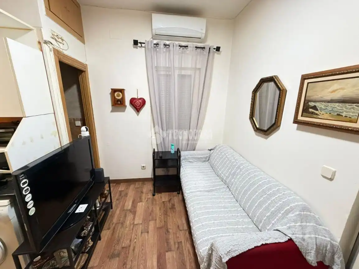 Sala d'estar de Pis en venda en Madrid amb Aire condicionat, Parquet i Moblat