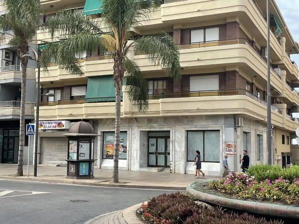 Local comercial en Alquiler en C/ de Salobreña                                    en Motril  ciudad