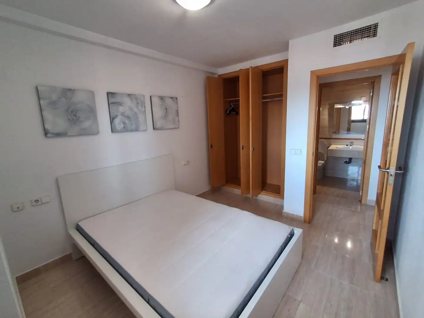 Appartement compact avec piscine à louer à MESTRAL 6, imagen 9