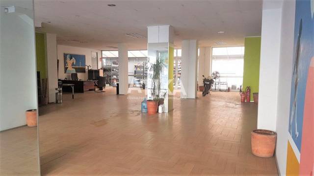 Local comercial en Venta en Sant Josep - Zona Hospital