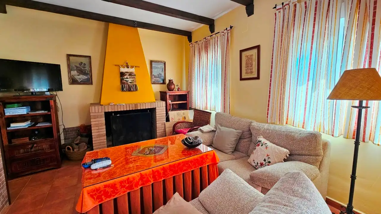 Sala de estar de Casa adosada en venta en Cortelazor con Trastero, Amueblado y Balcón