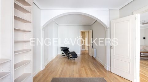 Foto 5 de Piso de alquiler en Almagro, Madrid Capital